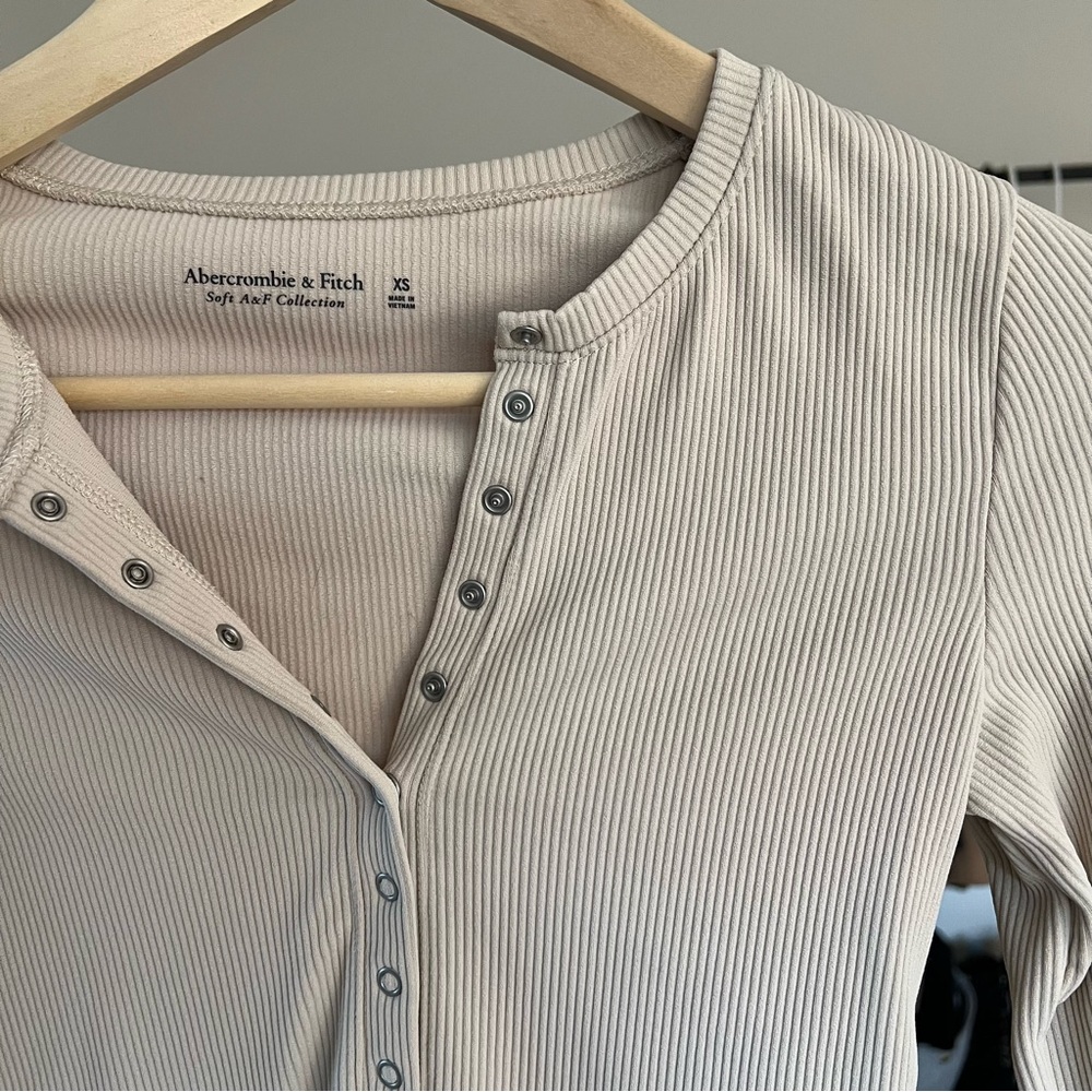 Abercrombie & Fitch Cream Ribbed Women's Top